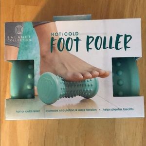 Balance hot/cold foot roller